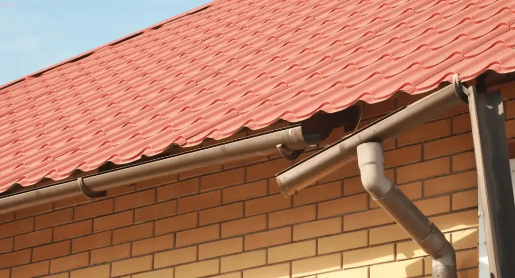 Sagging or Detached Gutters